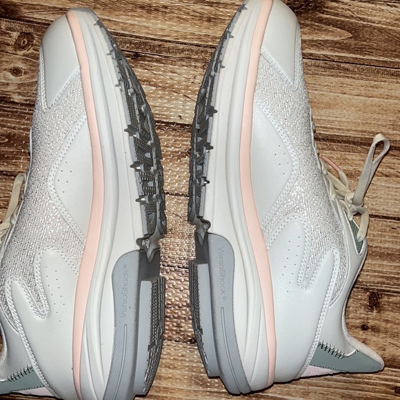 ☁️ 👟 ☁️ • 💎 👩🏼 💎• - Picture 9 of 10